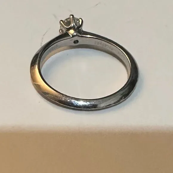 Tiffany and Co. Ring Solitaire Diamond 0.31ct Platinum - Picture 5 of 6